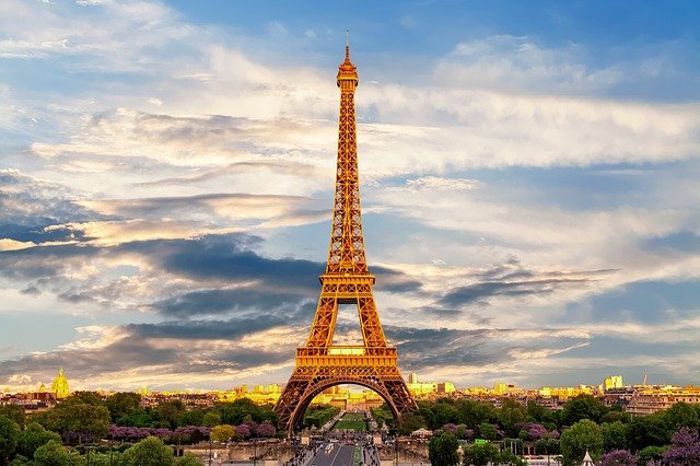 A picture of Eiffel Tower in Paris, France