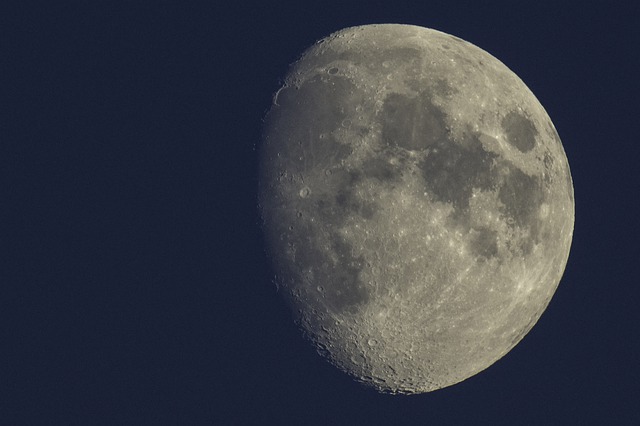 Waxing gibbous moon phase