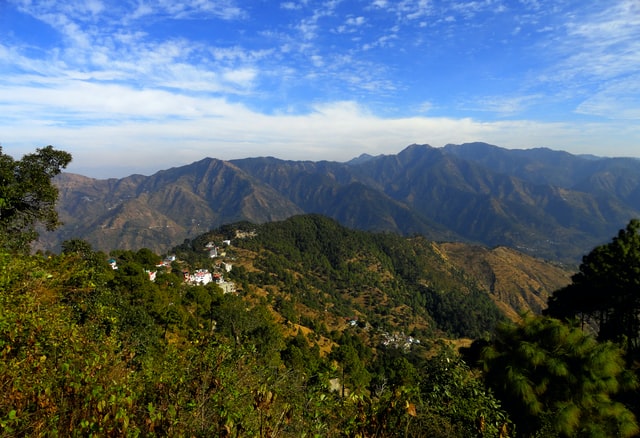 tourist places near delhi hill station