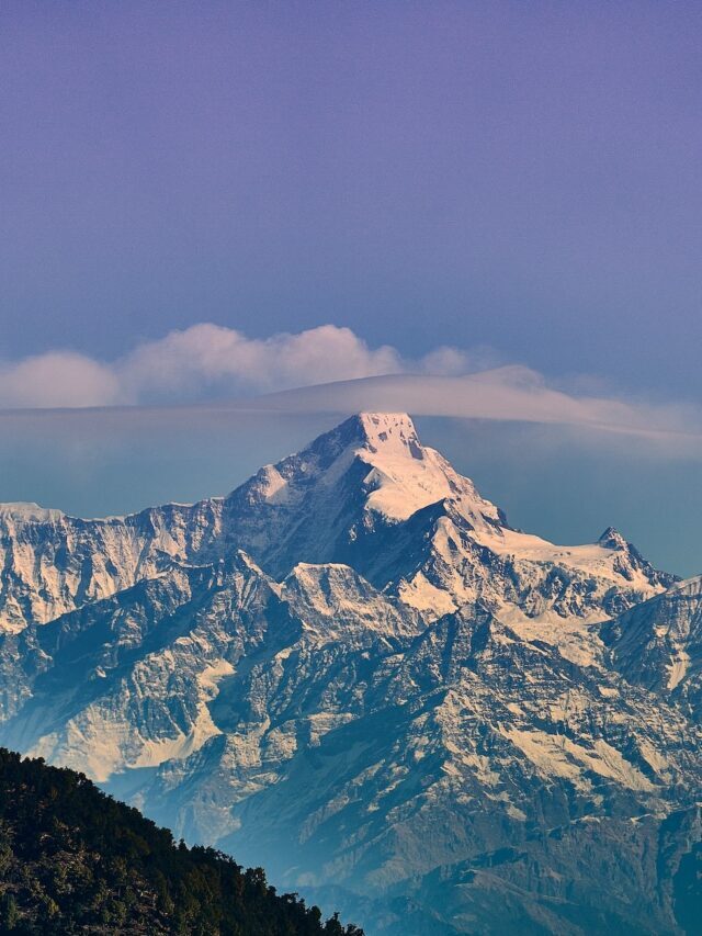 Beautiful mountain peaks of Uttarakhand Himalayas